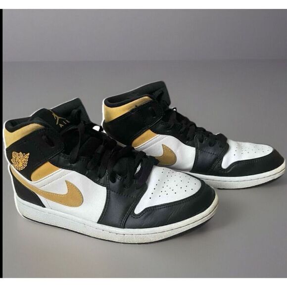 Nike Air Jordan 1 Mid Mens 9.5 White Pollen Black Shoes Sneakers 554724-177